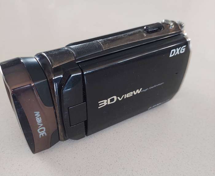 Full HD video recorder (does normal HD video as well as 3D videos)