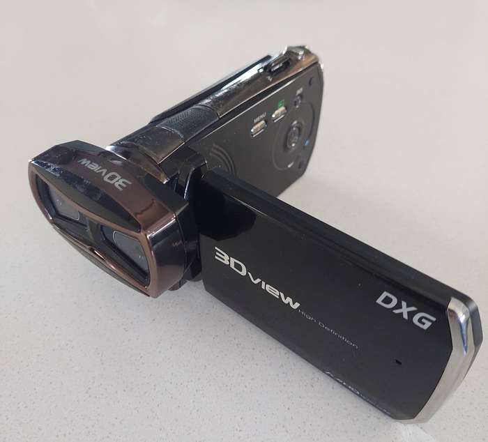Full HD video recorder (does normal HD video as well as 3D videos)