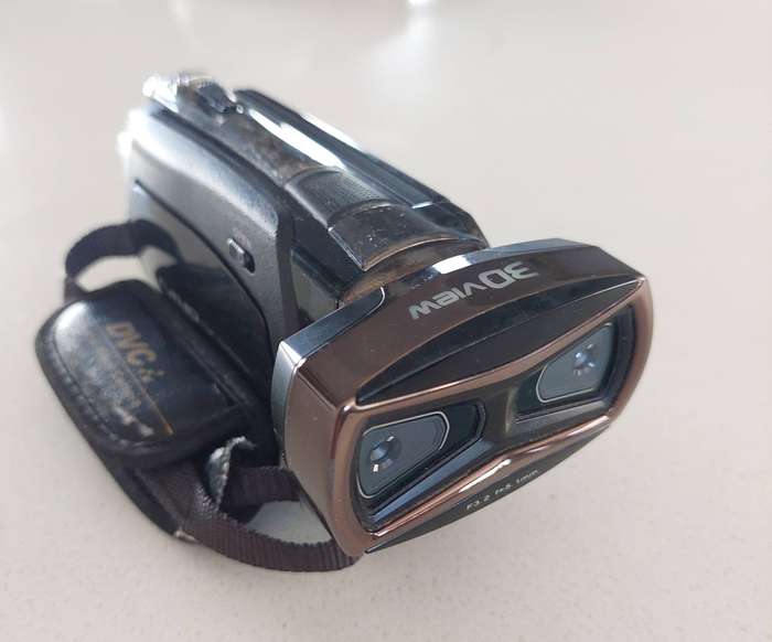 Full HD video recorder (does normal HD video as well as 3D videos)