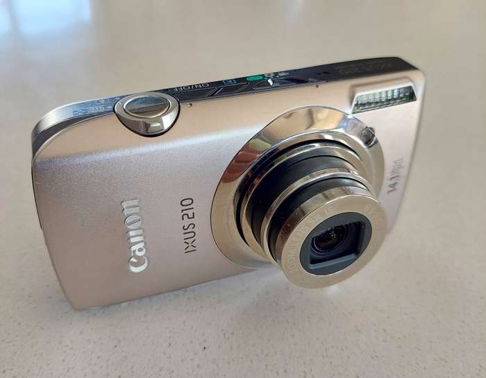 Canon IXUS digital camera 210 full touch screen (14.1 m/pixel, 5 x optical zoom, HD video)