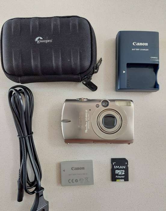 Canon PowerShot digital camera SD950 IS (12.1 m/pixel, 3.7 x optical zoom, video recording)