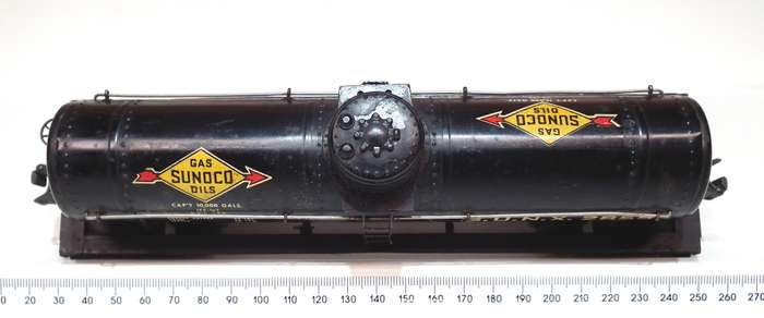 LIONEL O:  Vintage "SUNOKO" Single Dome Tanker in Fair Used, Un-Boxed condition(USA)