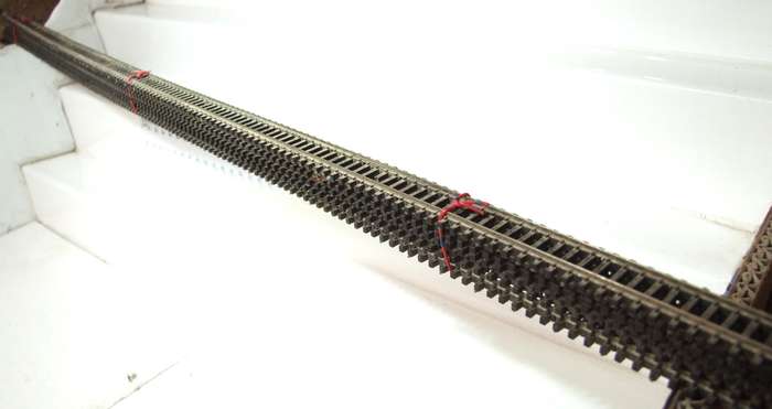 PECO N: This 5pc 820mm Long Nickel Silver Flex Track is in Fair Used Condition.(England)