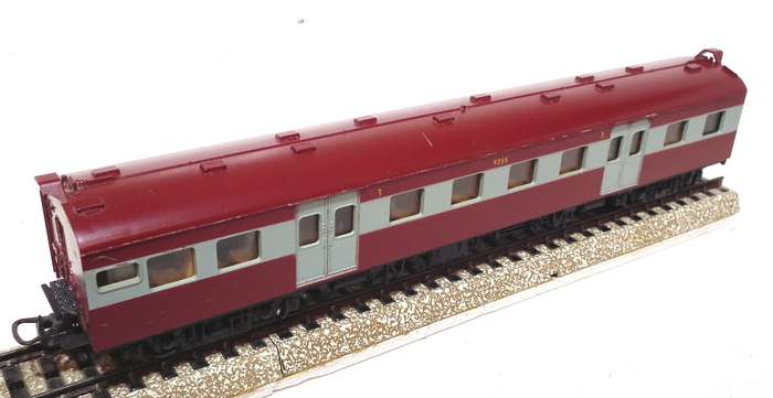 LIMA HO: SAR Suburban 3rd Class Passenger Coach in Very Good Boxed condition(Italy)