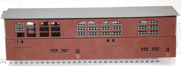 LIMA HO:  Incomplete Plastic Engine Shed in Fair Un-Boxed Condition.(Italy)