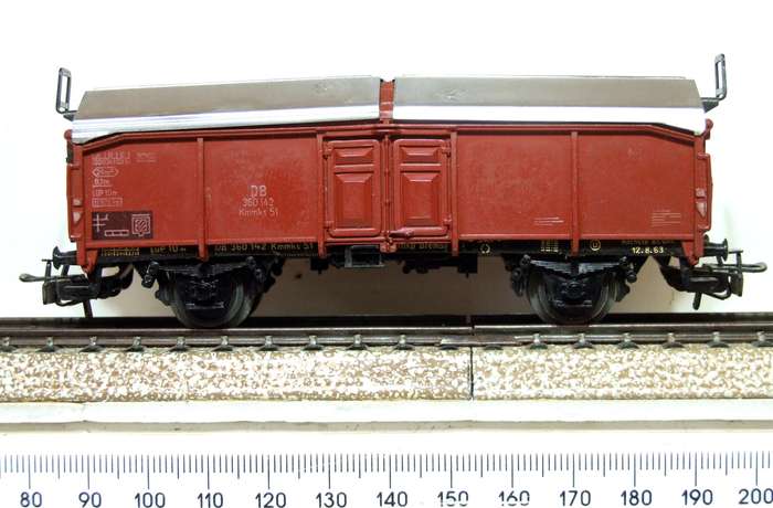 MARKLIN HO: Vintage `DB` Closed Freight Wagon in Fair Boxed condition (Germany)