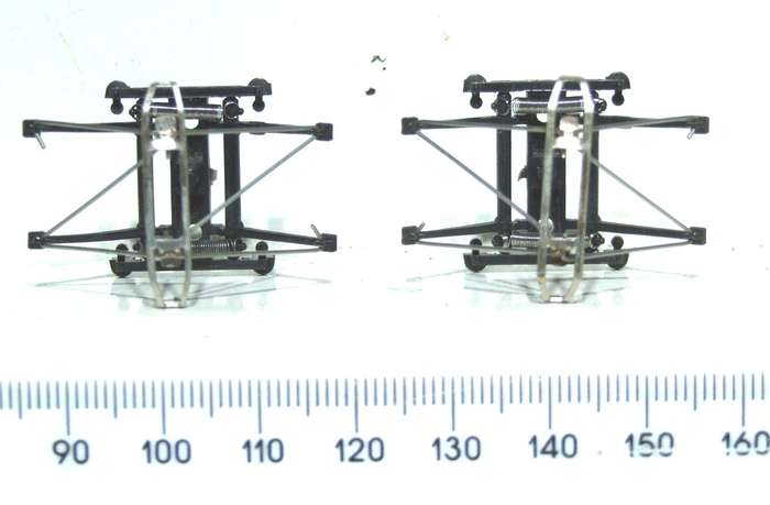 LIMA HO: 1pr SAR E5 Locomotive Pantographs  in Good condition(with Springs) for Parts.(Italy)