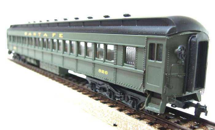 BACHMANN SPECTRUM OO:  Detailed American "SANTA FE" Passenger Coach in Good Un-Boxed condition.