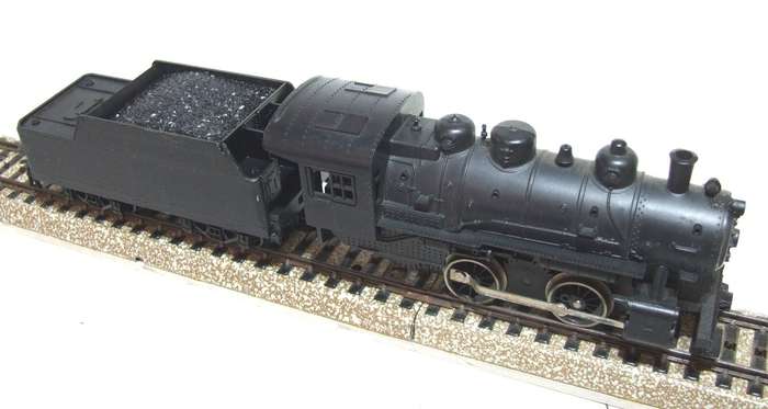LIMA HO:  Unmarked Locomotive with Water Tender in Fair, Un-boxed and Used Condition(Italy)