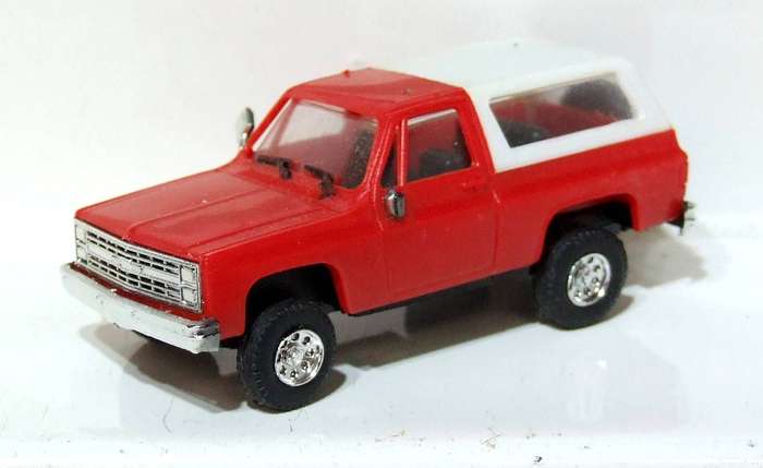 TRUCK HO: Detailed Chevrolet Short Wheel Base Truck in  Fair Un-Boxed Condition.