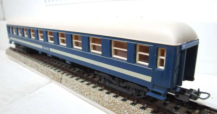 LIMA HO: SAR/SAS Blue Train Passenger Coach in Fair, Repaired Un-Boxed condition(Italy)