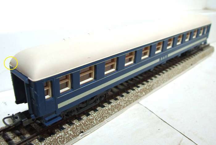 LIMA HO: SAR/SAS Blue Train Passenger Coach in Fair, Repaired Un-Boxed condition(Italy)