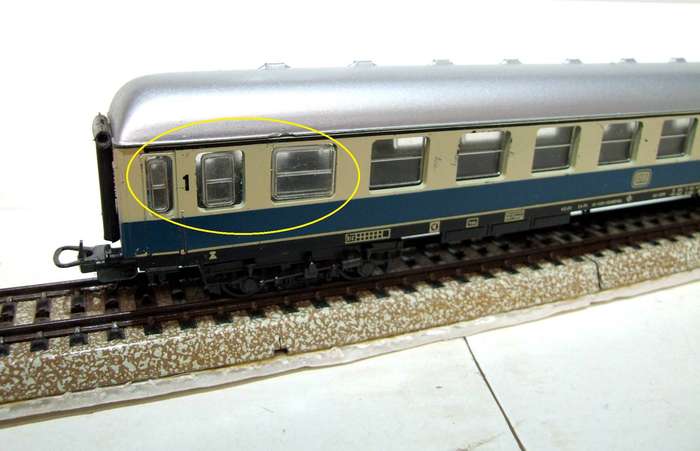 LIMA HO: DB Blue Train Passenger Coach in Fair, Repaired Un-Boxed condition(Italy)