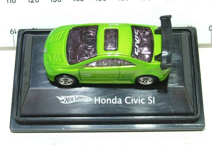 HOT WHEELS HO: Highly Detailed HONDA CIVIC Si  in Like New Boxed Condition.