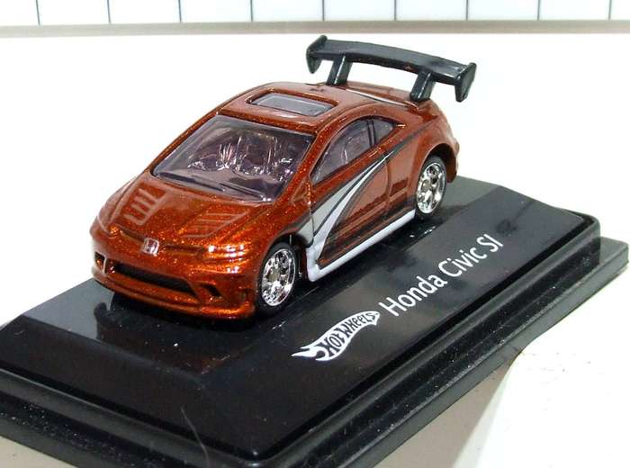 HOT WHEELS HO: Highly Detailed HONDA CIVIC Si  in Like New Boxed Condition.