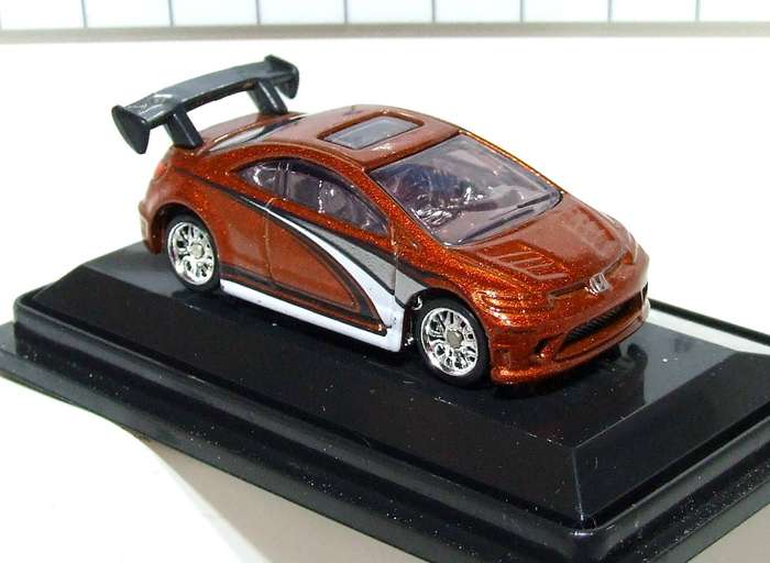 HOT WHEELS HO: Highly Detailed HONDA CIVIC Si  in Like New Boxed Condition.