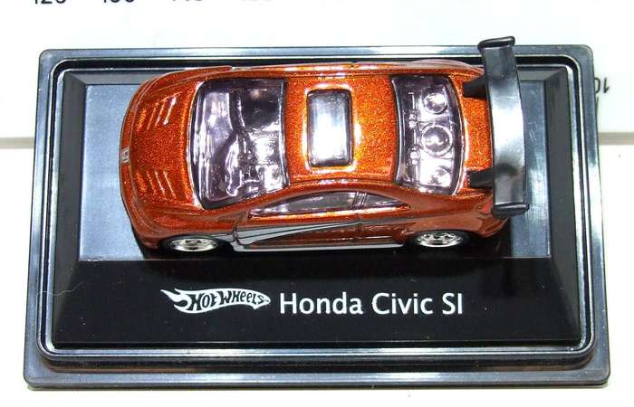 HOT WHEELS HO: Highly Detailed HONDA CIVIC Si  in Like New Boxed Condition.