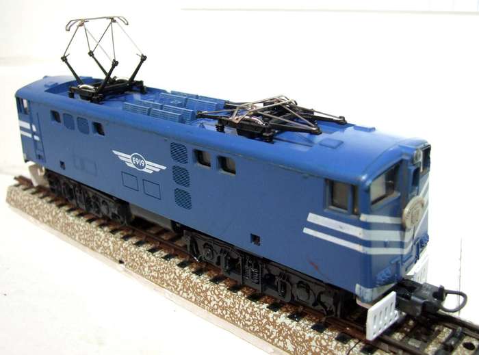 LIMA HO: RARE SAR "Blue Train" E5 Electric Loco with White Decals in Good Un-Boxed condition.(Italy)