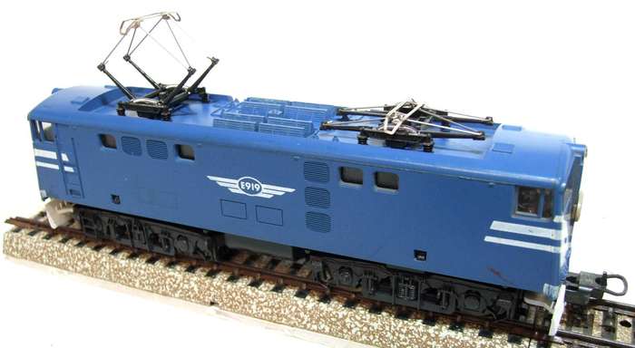 LIMA HO: RARE SAR "Blue Train" E5 Electric Loco with White Decals in Good Un-Boxed condition.(Italy)