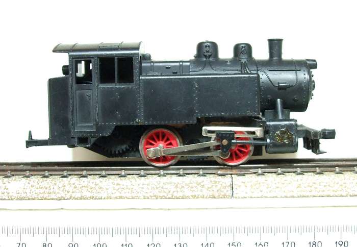 LIMA HO: Unmarked  European Style Tank Locomotive in Fair, Un-boxed and Used Condition(Italy)