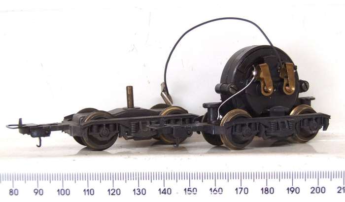 LIMA HO: SAR E5 Loco Power Bogies with Low Gearing Configuration in Good Condition for Parts.(Italy)