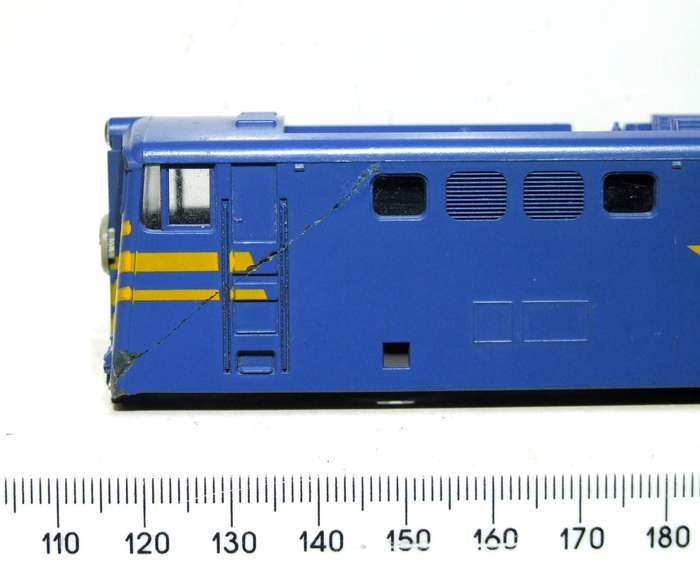LIMA HO: Blue SAR `Blue Train` E5 Loco Body in Fair Condition for Parts or Repair.(Italy)