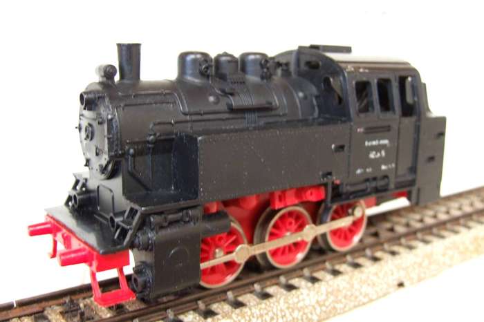 LIMA HO: Unmarked Junior European Style Tank Locomotive in Good, Un-boxed and Used Condition(Italy)