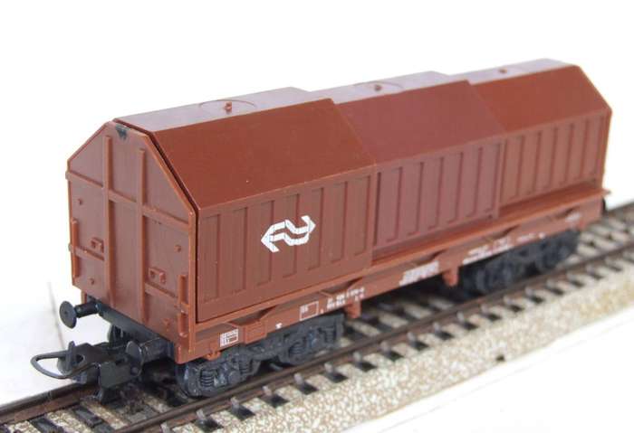 LIMA HO: NS (3185) Telescopic Roof Freight Car in Good Un-Boxed Used Condition (Italy)