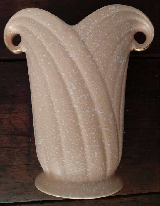 Crown Devon vases Pair of Swirl handles Design of different heights.