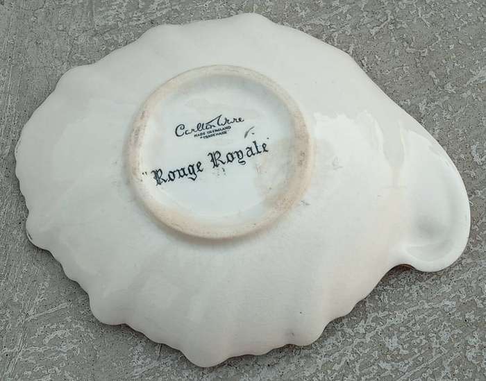Carlton ware "Rouge Royale" Nut dish