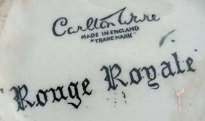 Carlton ware "Rouge Royale" Nut dish