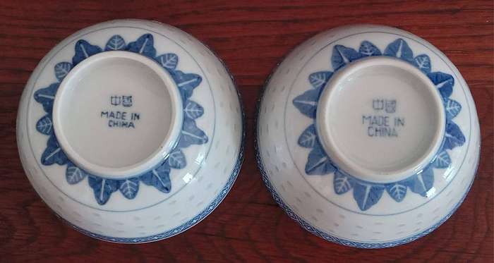 Chinese dinner service Jandgezhen porcelain Blue and White rice grain and Canton Blue Willow pattern