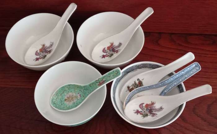 Chinese bowls and spoons. R99 per Set. Green set sold already!