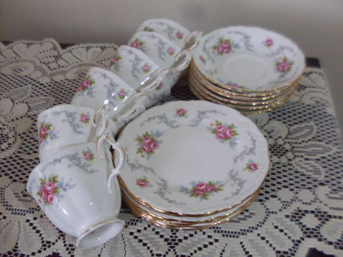 ROYAL ALBERT 6 X TRIOS ....TRANQUILLITY PATTERN....TOTAL 18  PIECES
