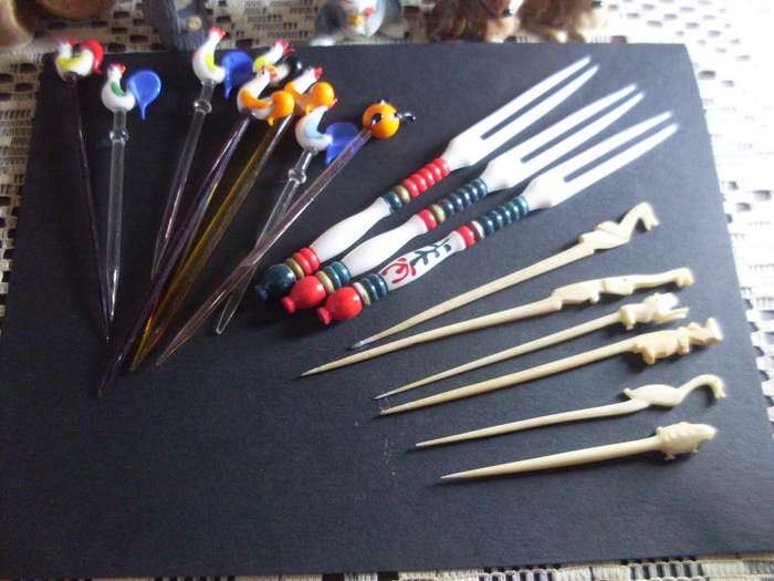 SOME PRETTY LITTLE THINGS ALL FOR 1 BID