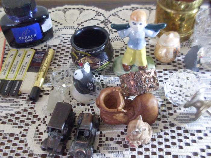 SOME PRETTY LITTLE THINGS ALL FOR 1 BID