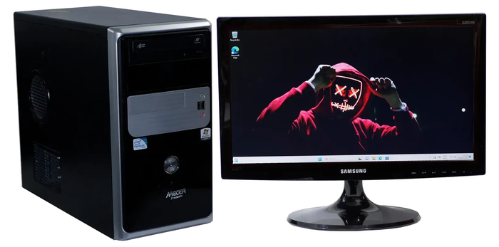 Desktop PC - Pentium Dual-Core E5300 @ 2.6GHz  4GB DDR2  500GB HDD, 19.5" Monitor Keyboard,MouseWIFI