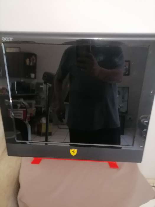 Acer Ferrari F-19 19" LCD Monitor with TV Tuner - CAN BE USED WITH OLD VINTAGE GAMING CONSOLE