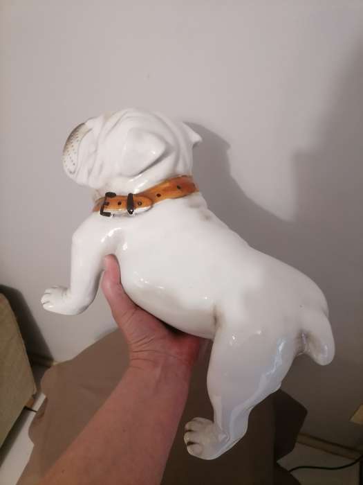 Porcelain English Bull Dogs - Large 23 CM H - 39 CM L ( NEAR MINT) - Small 18 CM H - 18 CM L (VG+)