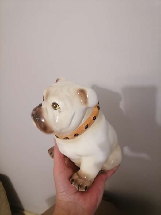 Porcelain English Bull Dogs - Large 23 CM H - 39 CM L ( NEAR MINT) - Small 18 CM H - 18 CM L (VG+)