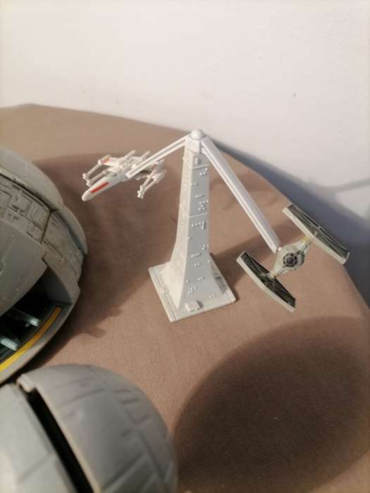 MICRO MACHINES STAR WARS A NEW HOPE THE DEATH STAR, 1994 - COMPLETE WITH EXTRAS - WITH FIGURES