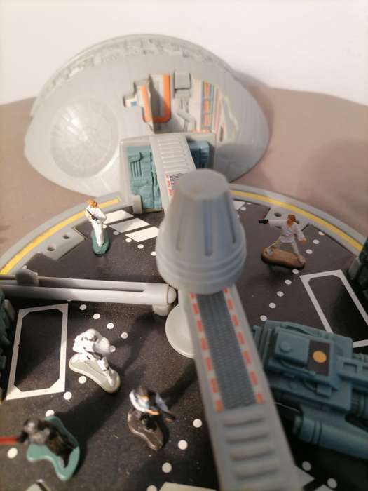 MICRO MACHINES STAR WARS A NEW HOPE THE DEATH STAR, 1994 - COMPLETE WITH EXTRAS - WITH FIGURES