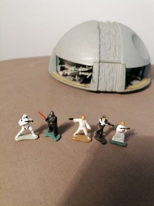 MICRO MACHINES STAR WARS A NEW HOPE THE DEATH STAR, 1994 - COMPLETE WITH EXTRAS - WITH FIGURES