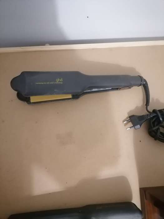 GHD SS - STRATINING IRON - JEMELIA LIMITED 220-240 -V - 100% WORKING