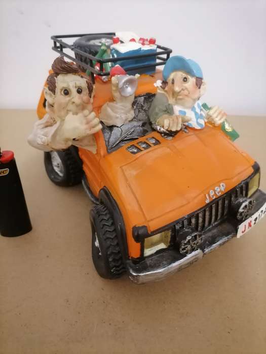Jeep unique resin coin bank - 22 CM - VERY RARE - AMAZING CONDITION