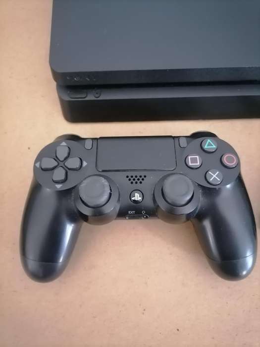 Sony PS4 Console - 500 GB with Controller