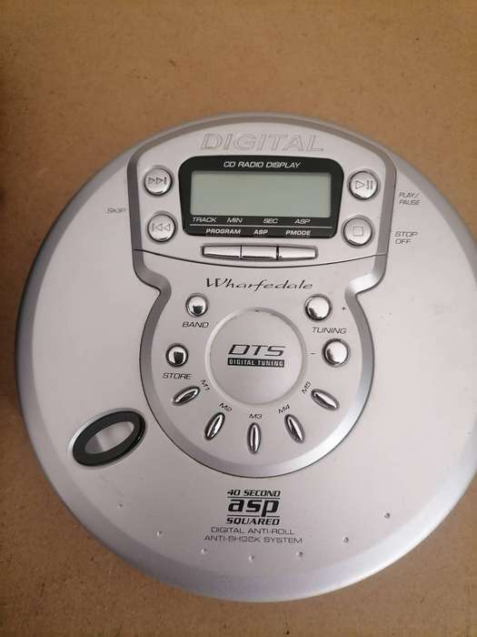 Wharfedale WH-CD40PLL - CD PLAYER & RADIO WITH 40 SECONDS ANTI-SHOCK WITH BAG & CD COMPARTMENT WORKS