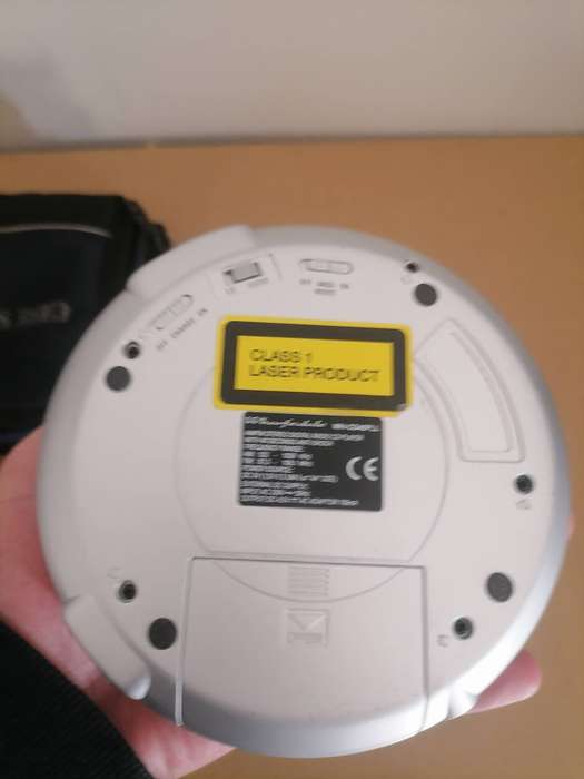 Wharfedale WH-CD40PLL - CD PLAYER & RADIO WITH 40 SECONDS ANTI-SHOCK WITH BAG & CD COMPARTMENT WORKS