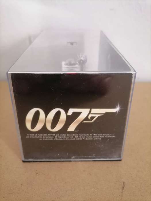 2006 1:43 scale diecast model of the James Bond 007 Moon Buggy from the movie Diamonds Are Forever