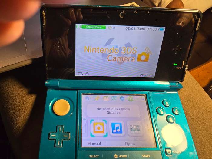 Nintendo 3ds - Turquoise with Hard Shell Case and Charger